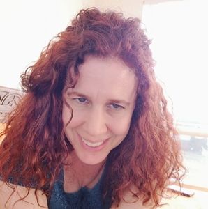 Meet your Posher, Deborah